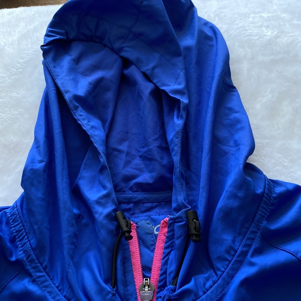 ASICS packable jacket - Picture 3 of 6